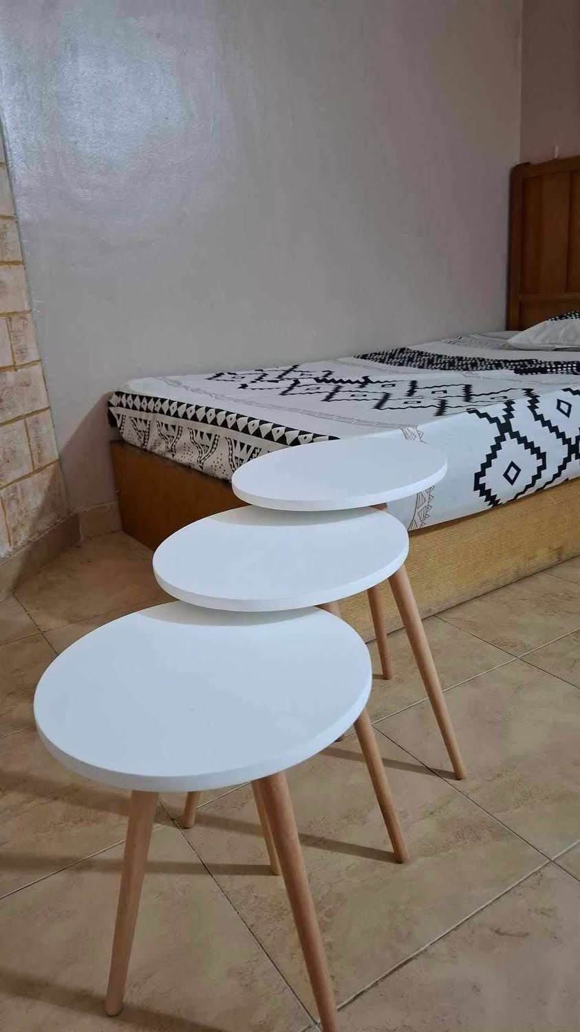 طاولات جانبية متداخلة بتصميم مودرن فاخر