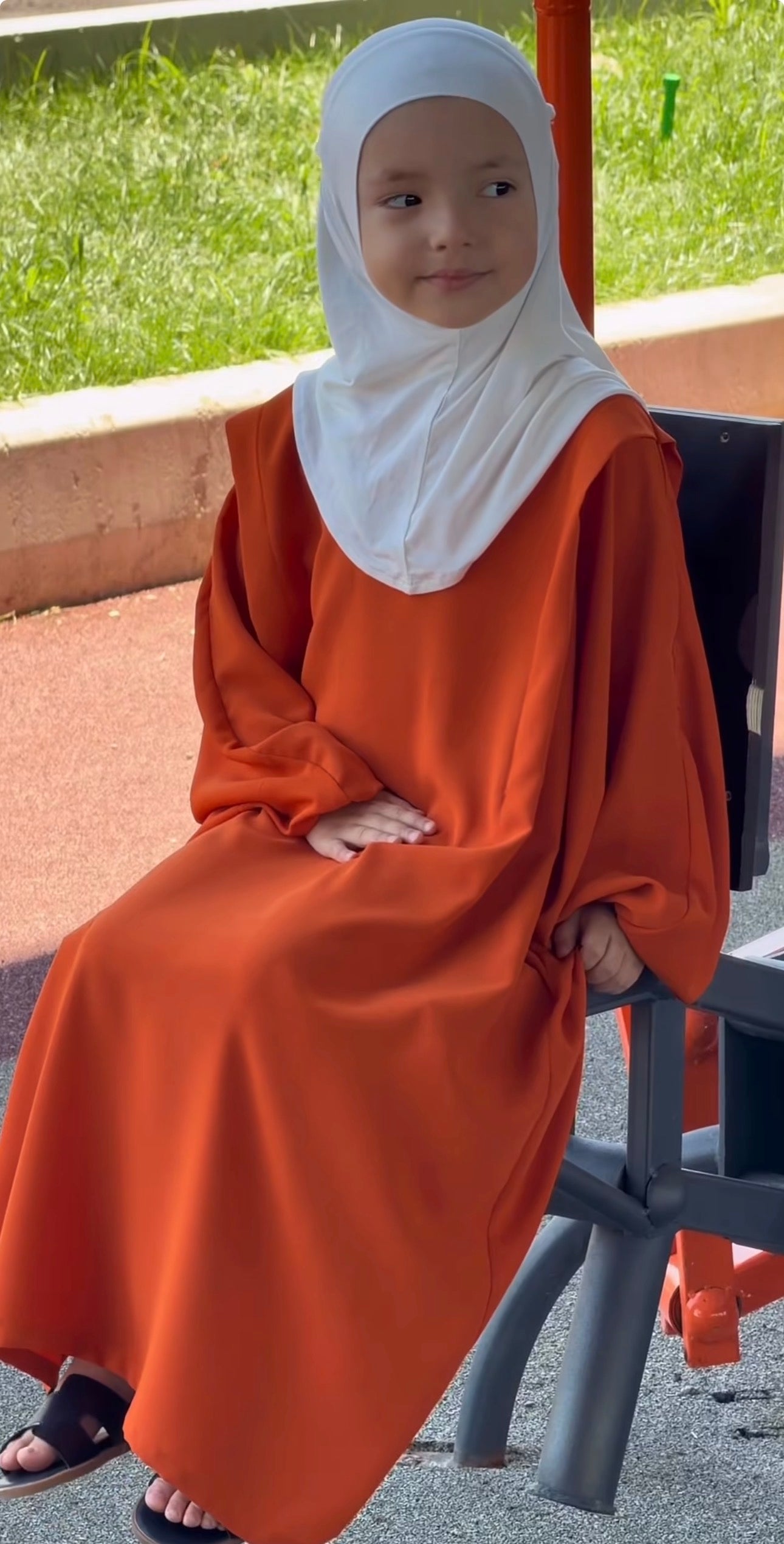 خلي بنتك تعيش طفولتها بكل راحة… وبأناقة محتشمة تفرحك ❤️